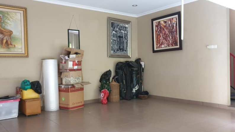 Rumah Siap Huni, Posisi Ngantong, Lantai Full Marmer @Bintaro