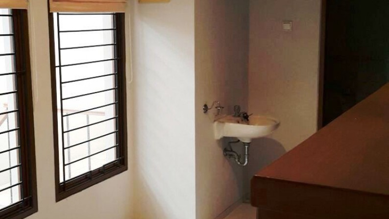 Rumah Minimalis, Siap Huni, Hunian Nyaman dan Asri @Bintaro