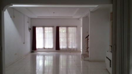 Rumah Siap Huni, Hunian Nyaman dan Asri @Bintaro