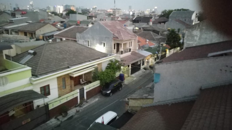 Dijual Rumah di Green Garden, Jakarta Barat