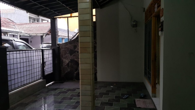 Rumah di JL. Raya Medang, Perum 3 Karawaci Tangerang