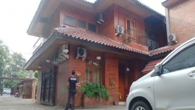 Rumah Pinggir Jala Raya, Bisa Dijadikan Tempat Usaha @Ampera, Pasar Minggu