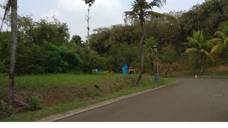 Tanah Bentuk Kotak di Telaga Golf, Sawangan