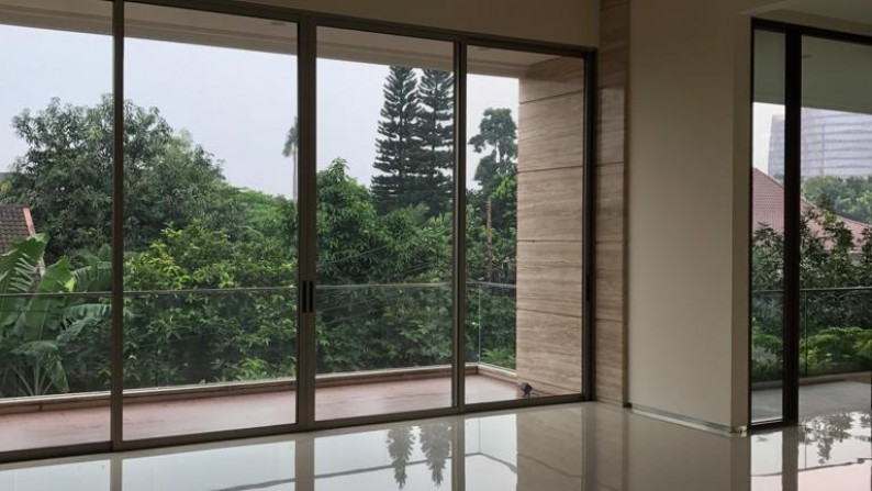 Rumah Mewah dengan Lift Lebakbulus Jakarta Selatan