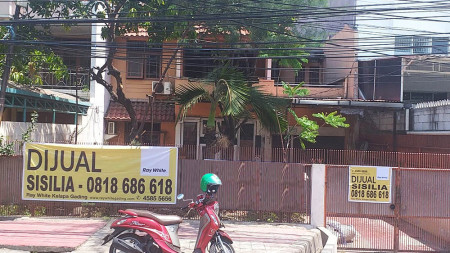 Rumah Tua Jl Pegangsaan Indah Barat (Arteri Klp Gading), Luas 10x28m2