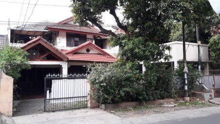 Rumah siap huni,bagus di Veteran DKI Jakarta Selatan