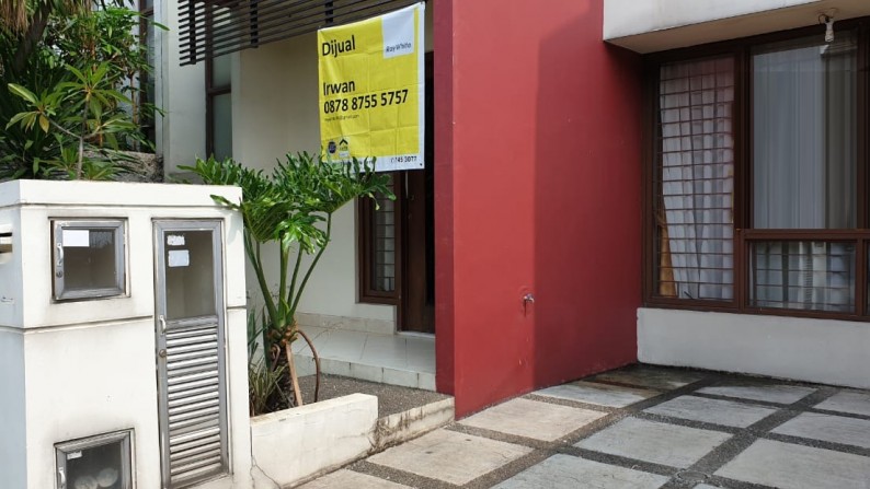 Rumah Siap Huni, Lokasi Strategis, dan Hunian Nyaman @Emerald Town House, Bintaro