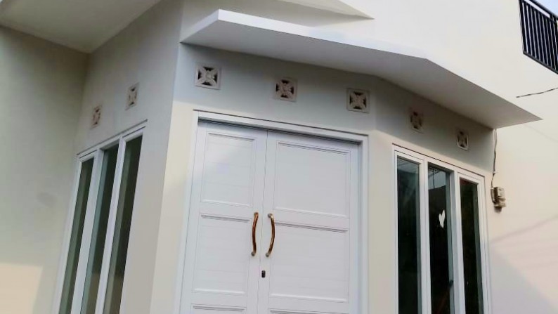 Rumah Hook Brand New Minimalis siap huni di kawasan Ciganjur harga 1,3M nego sampai DEAL