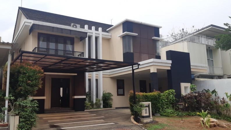 rumah cantik lokasi  pada cluster exclusive terbaik di  BSD