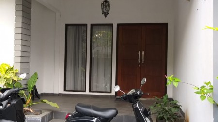 Rumah Sewa di Kebayoran Baru Jl Leuser