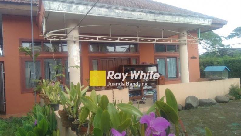 Rumah Pinggir Jalan Raya Maribaya