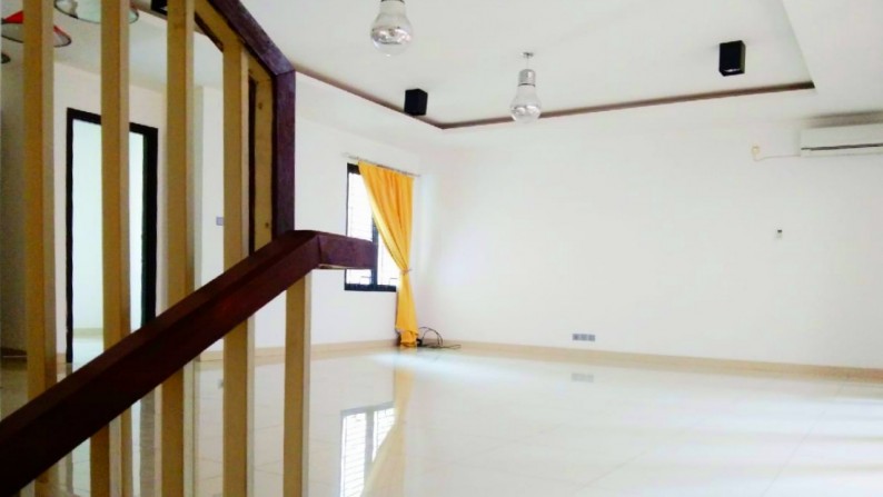 Rumah Minimalis siap huni di Kebayoran Garden Bintaro Jaya harga 5,2M nego sampai DEAL