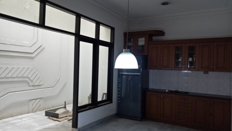 Dijual cepat rumah di Green Garden, Jakarta Barat