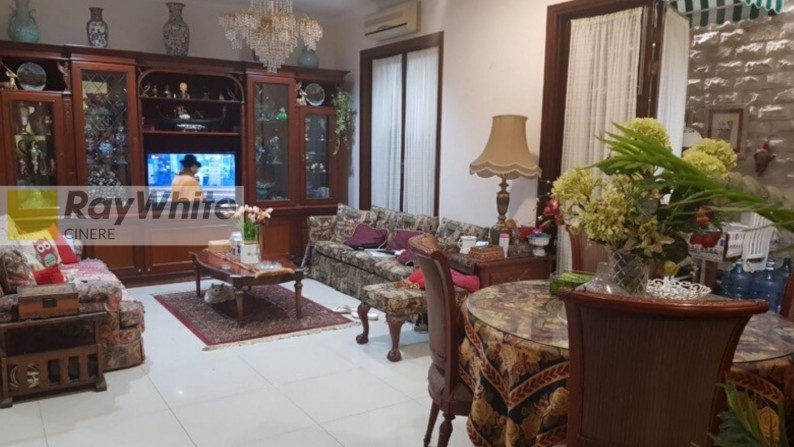 Rumah Modern Terawat, Turun Harga di Bintaro