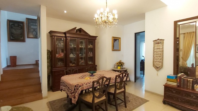 Rumah di Serenia Hills Tahap 1, Lebak Bulus, Jakarta Selatan, 4 Bedroom, Ada halaman belakang