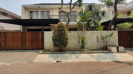 RUMAH LUAS BAGUS HANYA 1KM DARI PINTU TOLL DI AREA ELITE MENTENG BINTARO