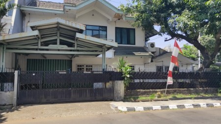 Murah, Rumah Tua Hoek  Hitung Tanah Pulomas Jakarta Timur