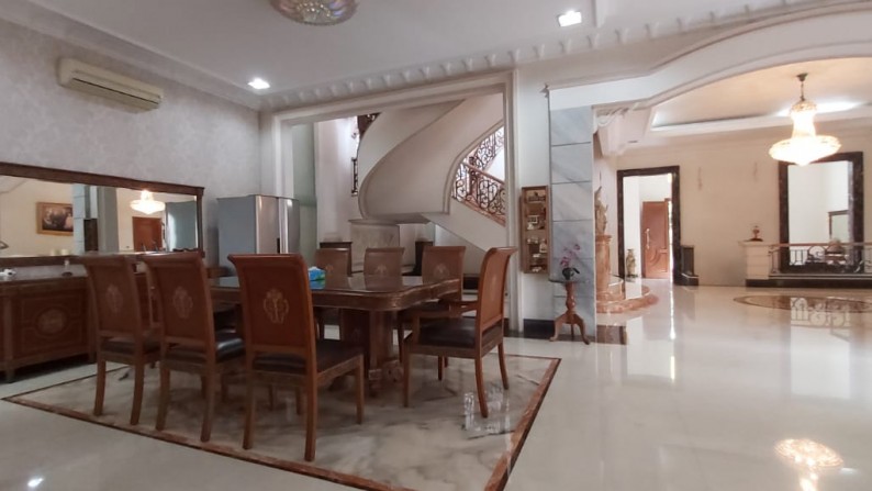 Rumah Mewah Di Villa Gading Indah