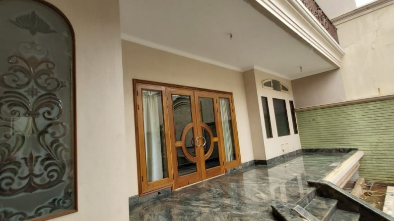 Rumah Mewah Di Villa Gading Indah