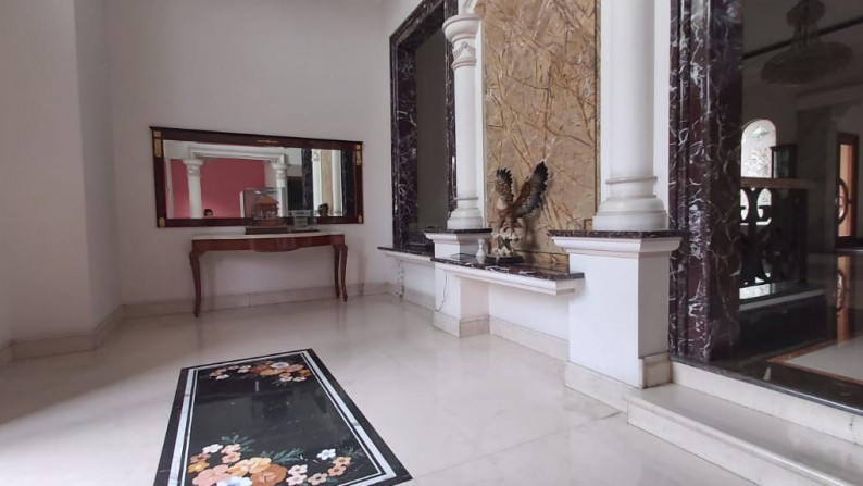 Rumah Mewah Di Villa Gading Indah