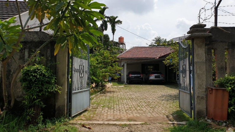 Rumah Halaman Besar ,siap huni di Pondok Karya