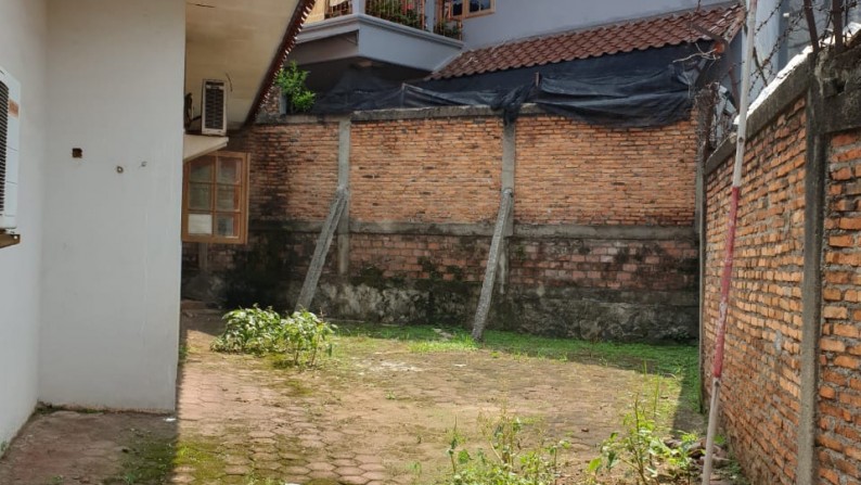 Rumah Halaman Besar ,siap huni di Pondok Karya