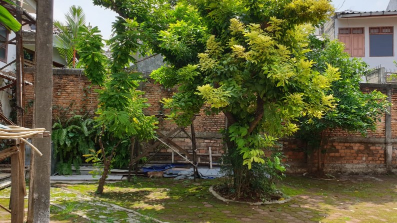 Rumah Halaman Besar ,siap huni di Pondok Karya