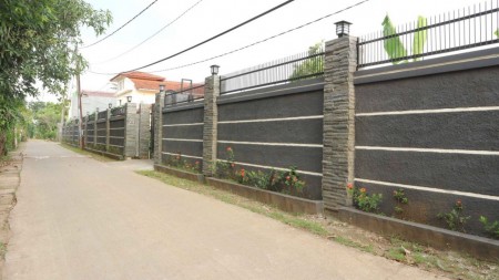 Rumah dengan Lahan yang sangat Luas, 2112 Meter, Harga 12 M NEGO #TS