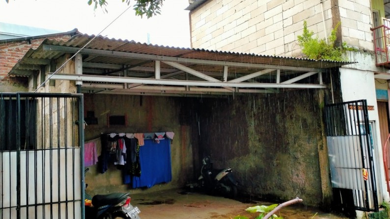 Rumah Toko  Kost2an di Pinggir  Jalan  Raya Kranggan Cocok 