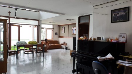 Dijual Rumah Nyaman & Asri 2,5 Lantai di Budi Sari Bandung