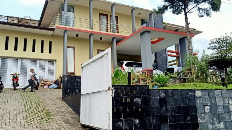 Rumah villa cantik Lembang di Jual