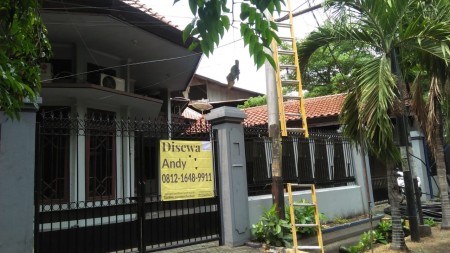 Rumah 1.5 lantai nol jalan raya Perak Barat