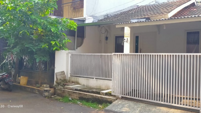 Rumah Bagus Di Komplek Perbanas, Pondok Aren Tangerang Selatan