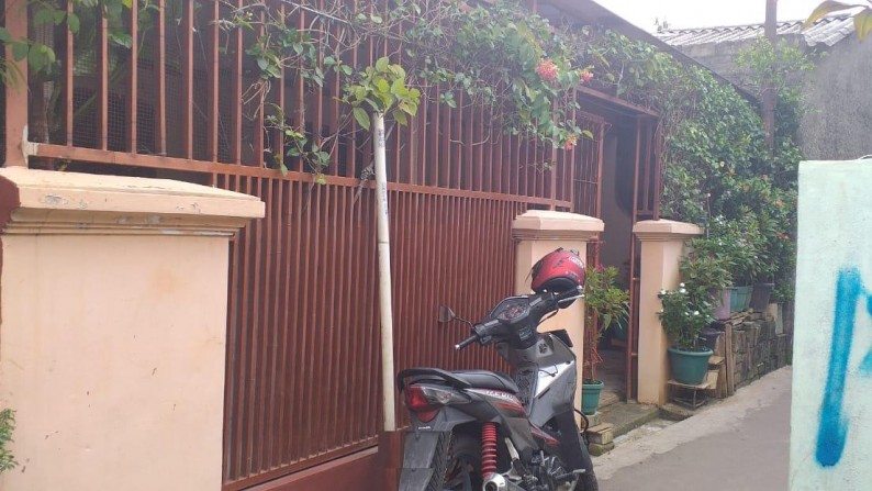 Rumah siap huni di pondok aren