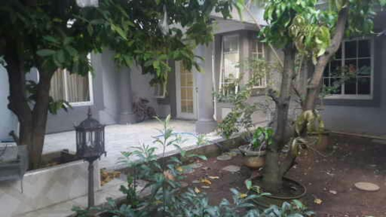 Rumah Bagus Jl Narada, 2 lantai Timur-Selatan Luas 480m2