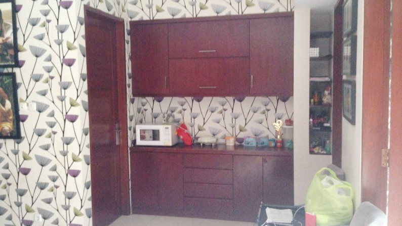 Rumah cantik dengan halaman belakang di Taman Bukit Permai Residence