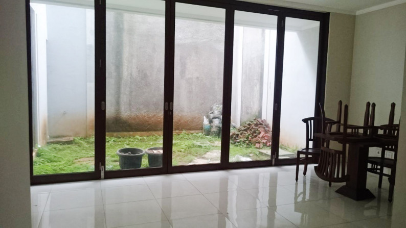 Rumah Cantik dan Siap Huni di Cluster Discovery, Bintaro