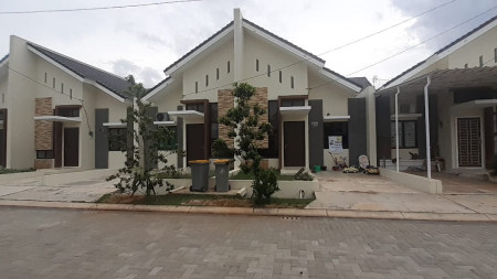 Rumah dijual murah di cluster Damar Green Ara Harapan indah Bekasi