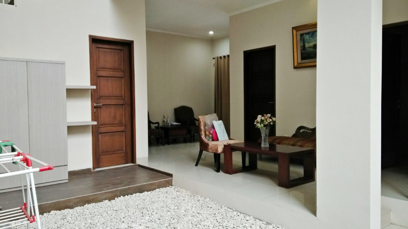 Rumah Cantik dan Siap Huni di cluster Kebayoran Village, Bintaro