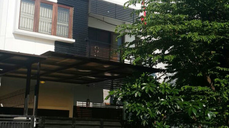 Rumah Siap Huni dan Cantik di Kawasan Cluster Taman Edelweiss, BSD