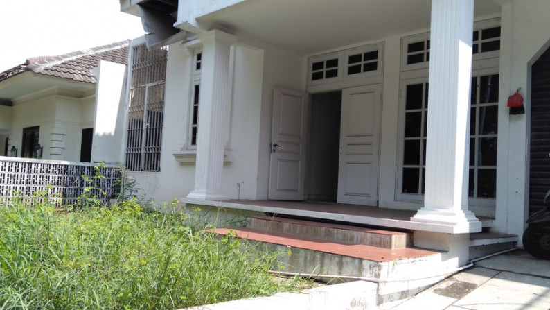 Rumah dijual di Lokasi Strategis Pondok Indah, Kebayoran Lama, Jakarta Selatan *0010-CHRJEL*