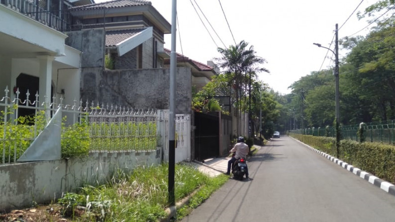 Rumah dijual di Lokasi Strategis Pondok Indah, Kebayoran Lama, Jakarta Selatan *0010-CHRJEL*