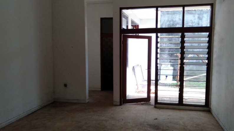 Rumah dijual di Lokasi Strategis Pondok Indah, Kebayoran Lama, Jakarta Selatan *0010-CHRJEL*