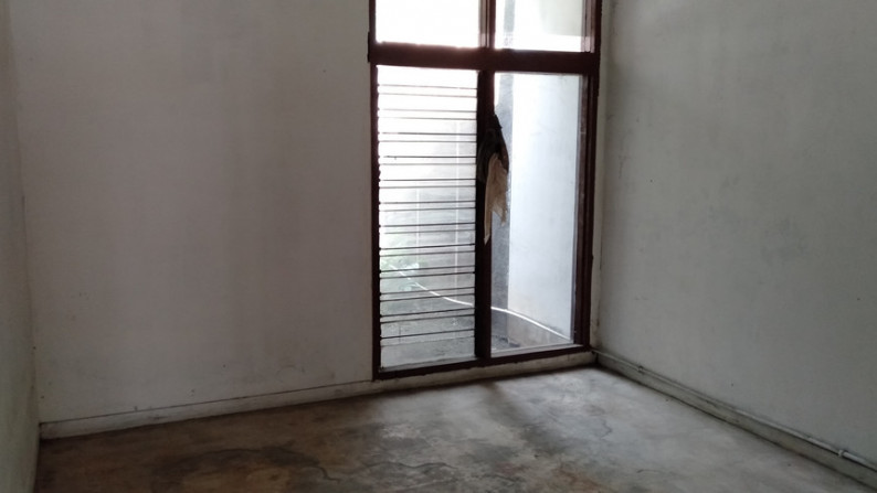 Rumah dijual di Lokasi Strategis Pondok Indah, Kebayoran Lama, Jakarta Selatan *0010-CHRJEL*