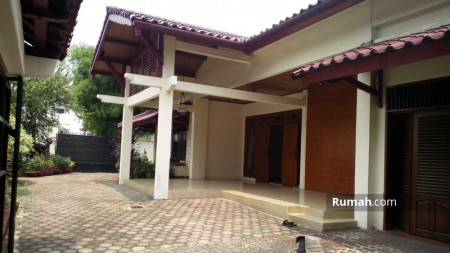 Disewakan rumah di jl benda atas, cilandak, jaksel