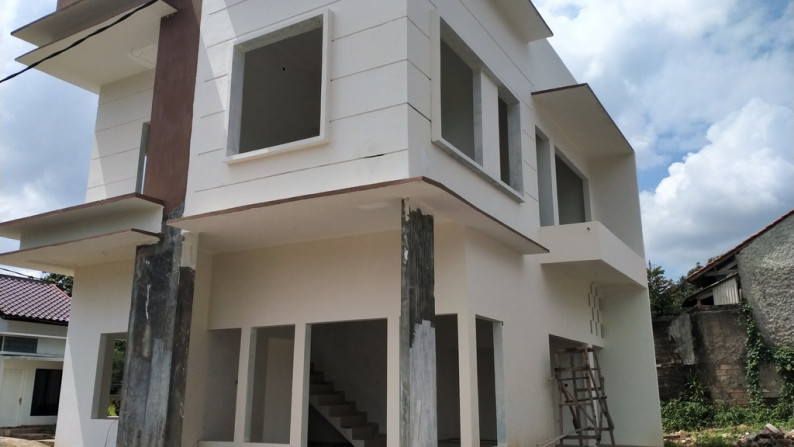 Dijual Cepat Sawangan Depok, Rumah Baru, Tinggal Finishing, 3 Lantai, Harga NEGO