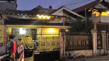 Rumah Cocok Untuk Usaha, Lokasi Pinggir Jalan @Jl Panjang, Cipulir