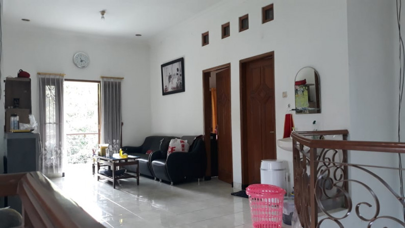 RUMAH MEGAH + FURNITURE DALAM PERUM TIRTASANI, SLEMAN