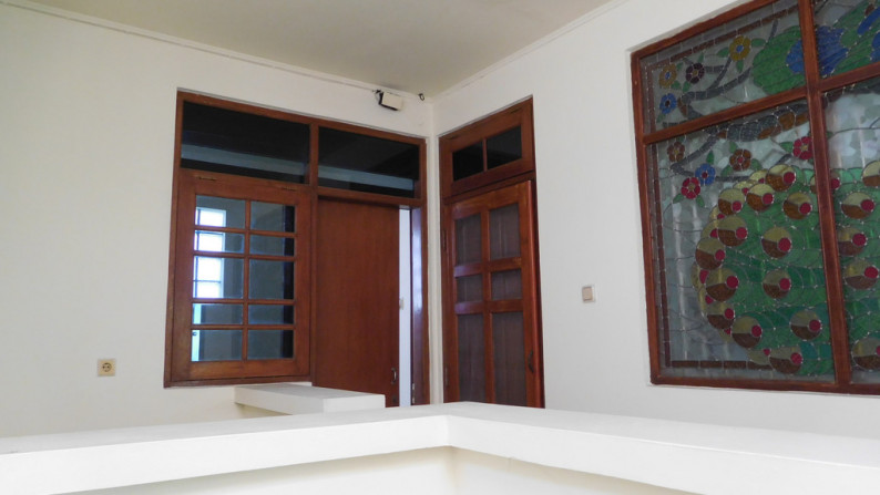 Dijual Rumah Elegant, Full Furnished, Perumahan Elite Strategis di Puri Gejayan Indah, Condongcatur, Sleman.