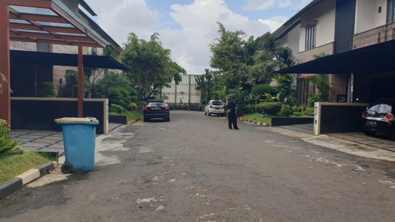 Rumah Bagus Di Lebak Bulus DKI Jakarta Selatan